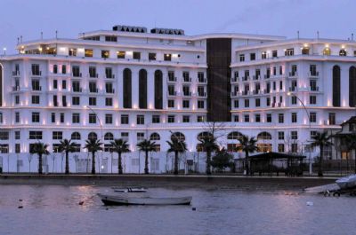 Wellborn Luxury Hotel